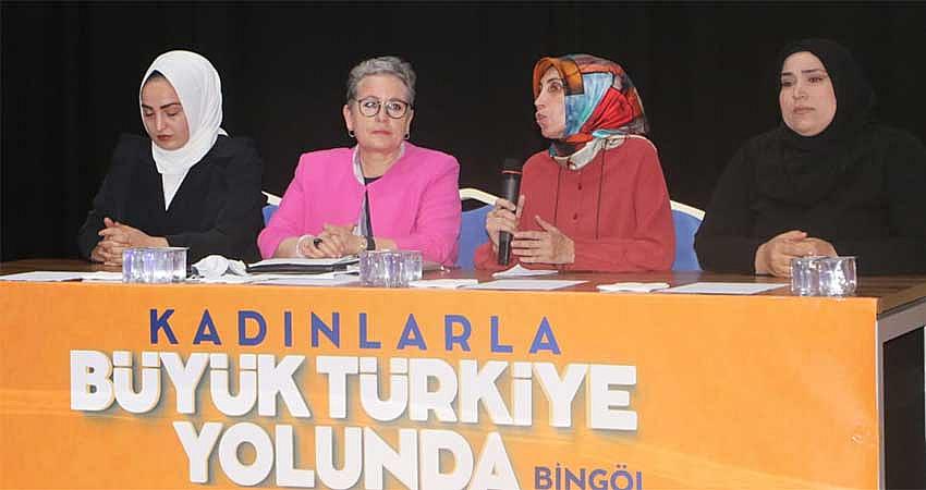 “KADIN EMEĞİ TÜRKİYE'NİN İSTİKBALİ” PROGRAMI DÜZENLENDİ