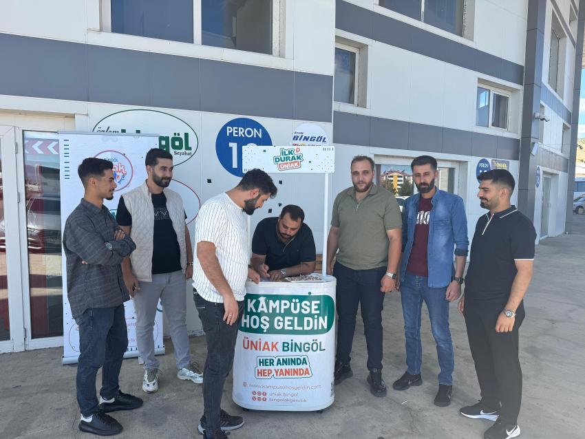 AK Gençlik, Üniversite Öğrencileri ni Karşıladı