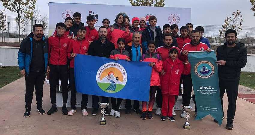 BİNGÖLLÜ ATLETLER TÜRKİYE FİNALLERİNE YÜKSELDİ