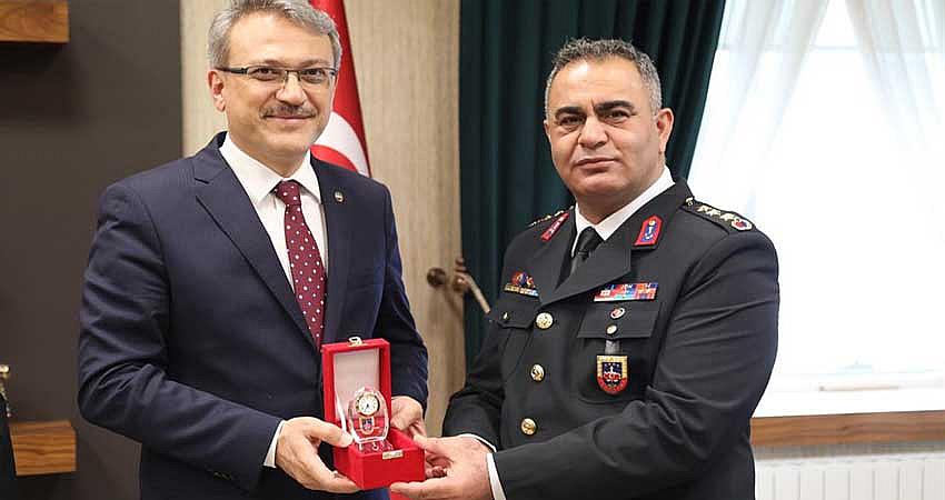VALİ EKİNCİ’YE JANDARMA TEŞKİLATININ 183. KURULUŞ YIL DÖNÜMÜ ZİYARETİ